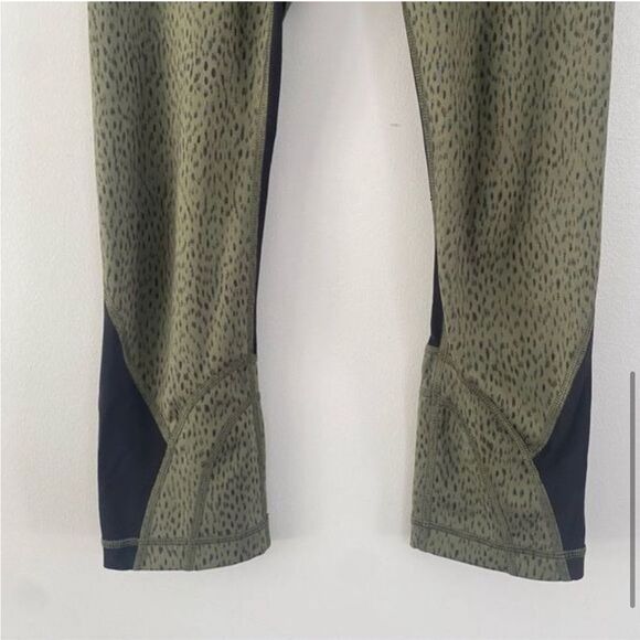 Lululemon Inspire Crop II Leggings Luxtreme in Dottie Dash Fatigue Green Black 4 - Picture 6 of 11